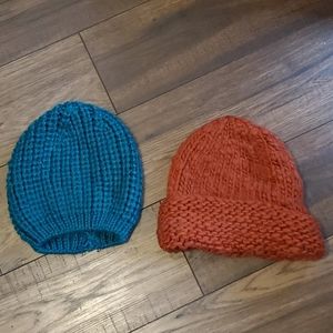 2 beanies